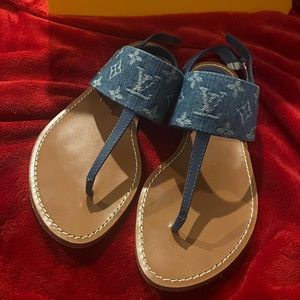 Louis Vuitton Starboard flat thong sandal. Blue. Size 8. Gently used.